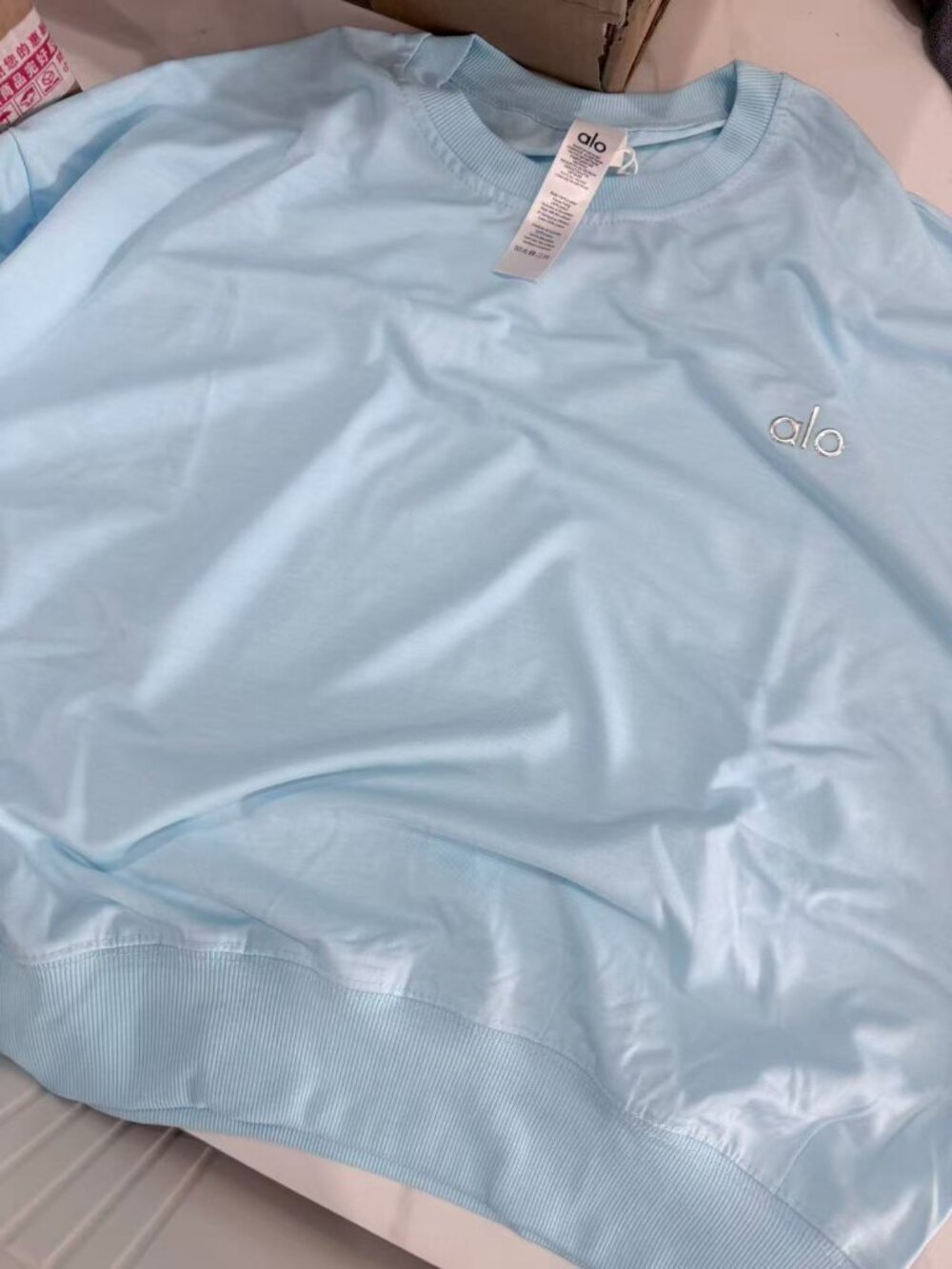 alo Yoga Fitness Shorts Set - Picture 4 of 5